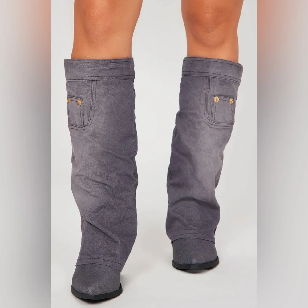 Fashion nova 90’s baby knee high heeled backwash overlay boot size 7.5